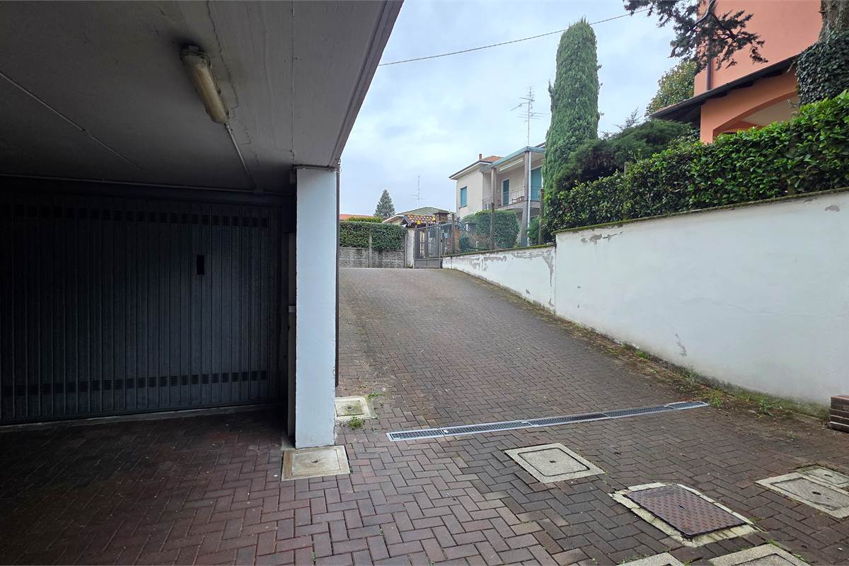 Bilocale a Gorla Minore con doppio box in larghezza!