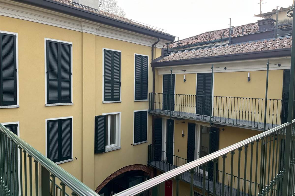 Ricercato ufficio Cantù centro storico