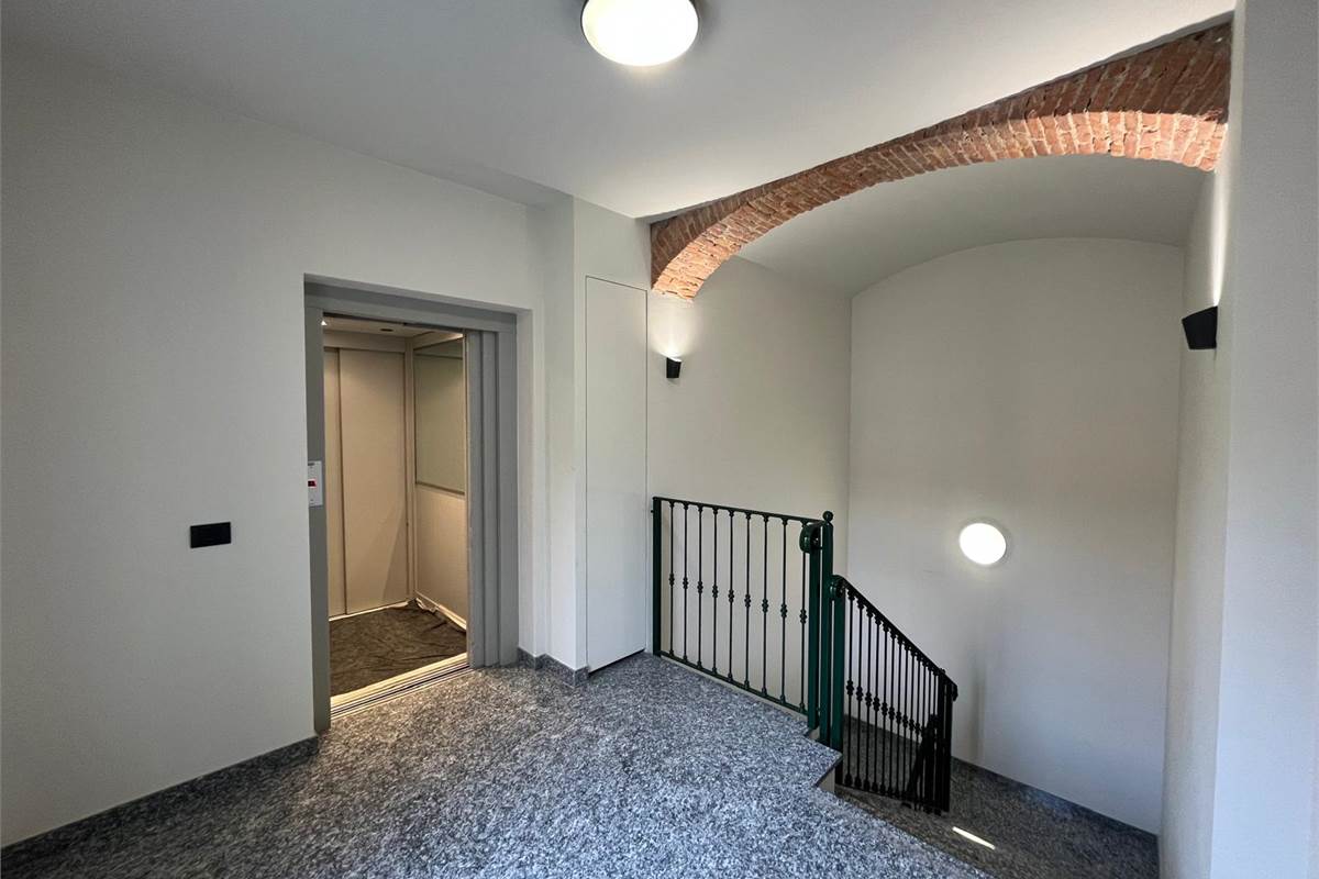 Ricercato ufficio Cantù centro storico