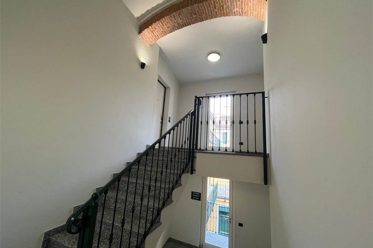 Ricercato ufficio Cantù centro storico