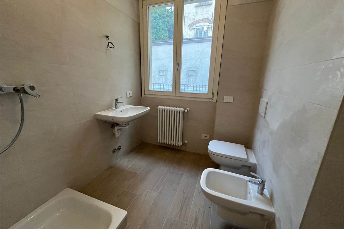 Ricercato ufficio Cantù centro storico