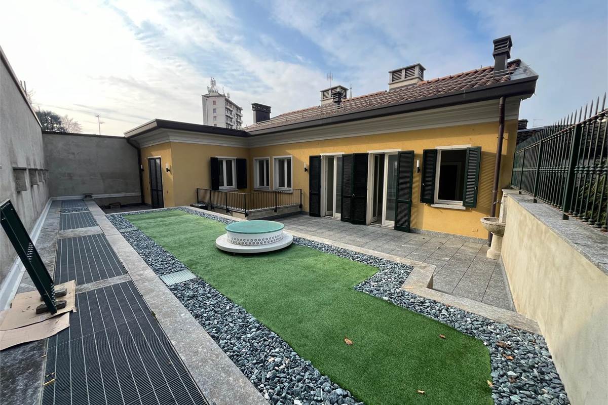 Ufficio signorile in Cantù centro