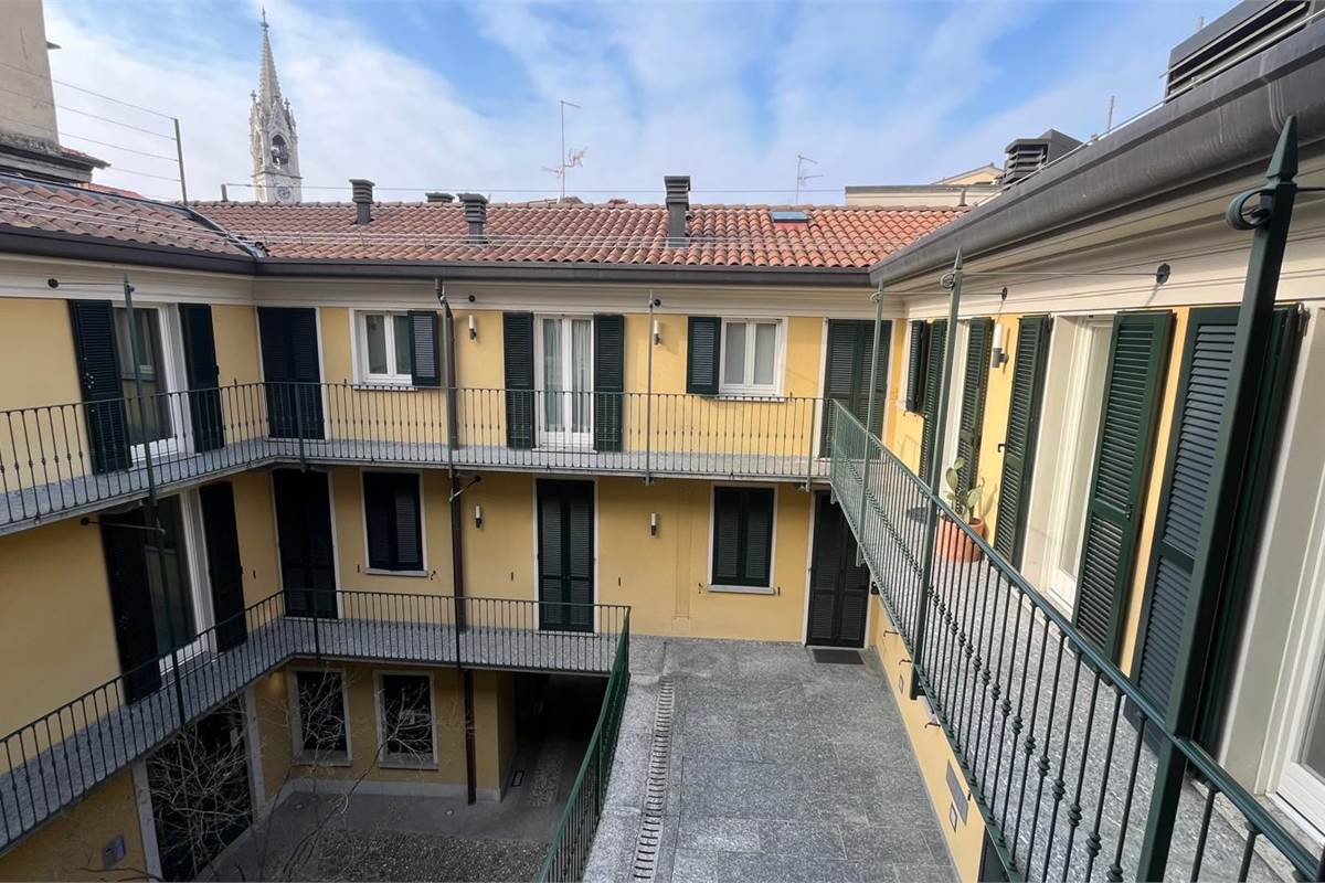 Ufficio signorile in Cantù centro