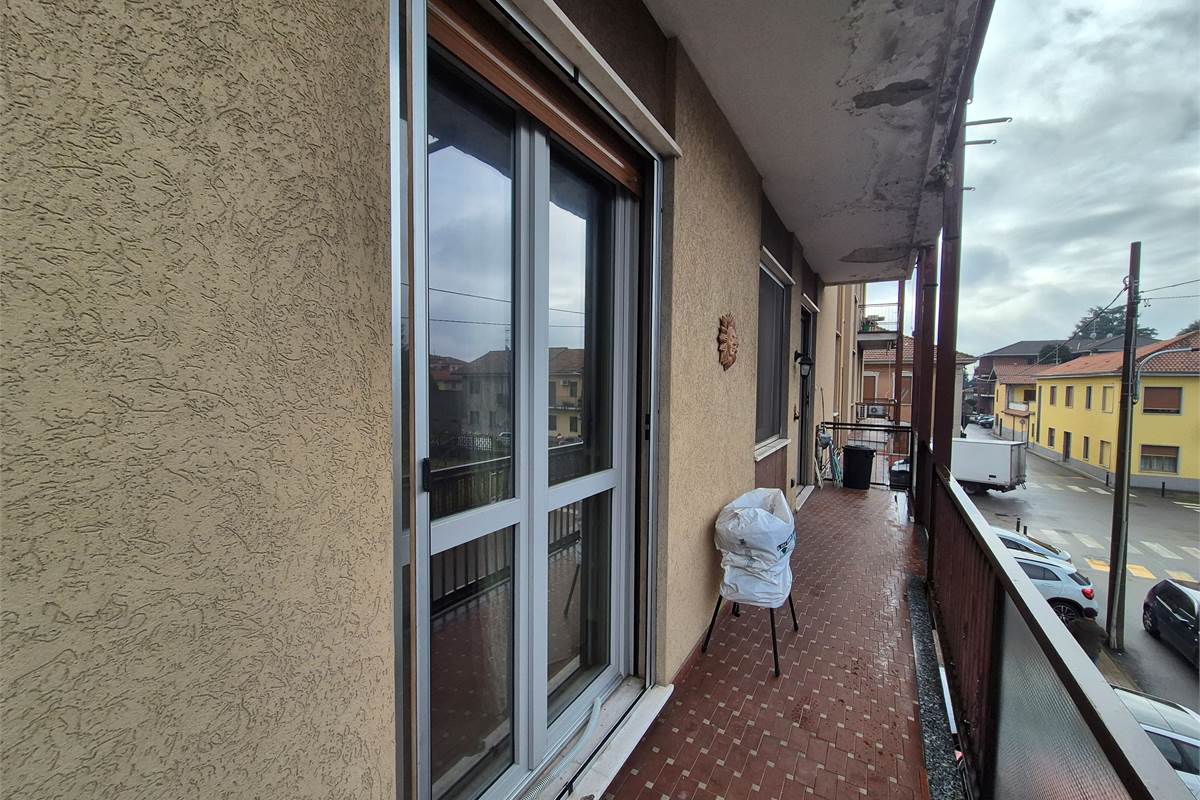 Trilocale con cantina a Lonate Pozzolo