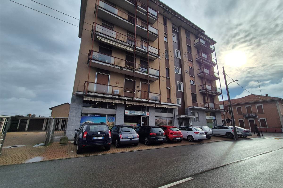 Trilocale con cantina a Lonate Pozzolo