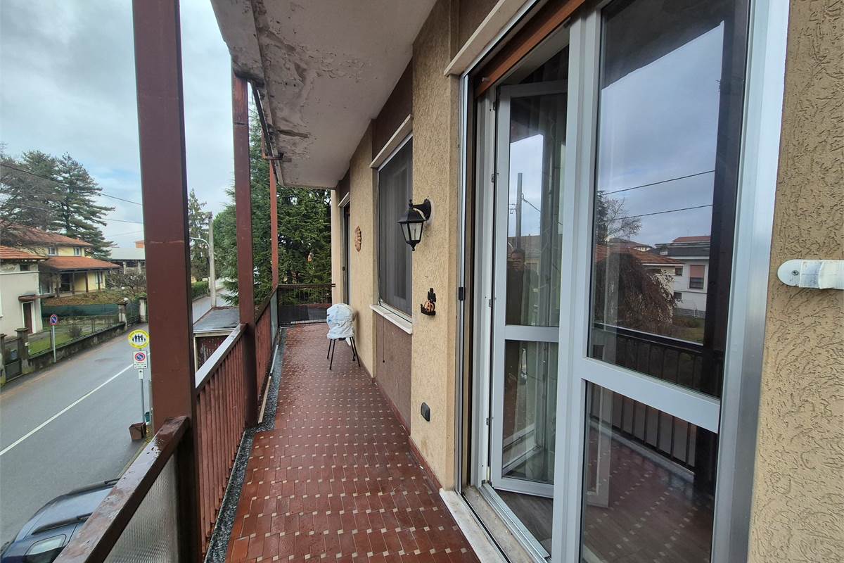 Trilocale con cantina a Lonate Pozzolo