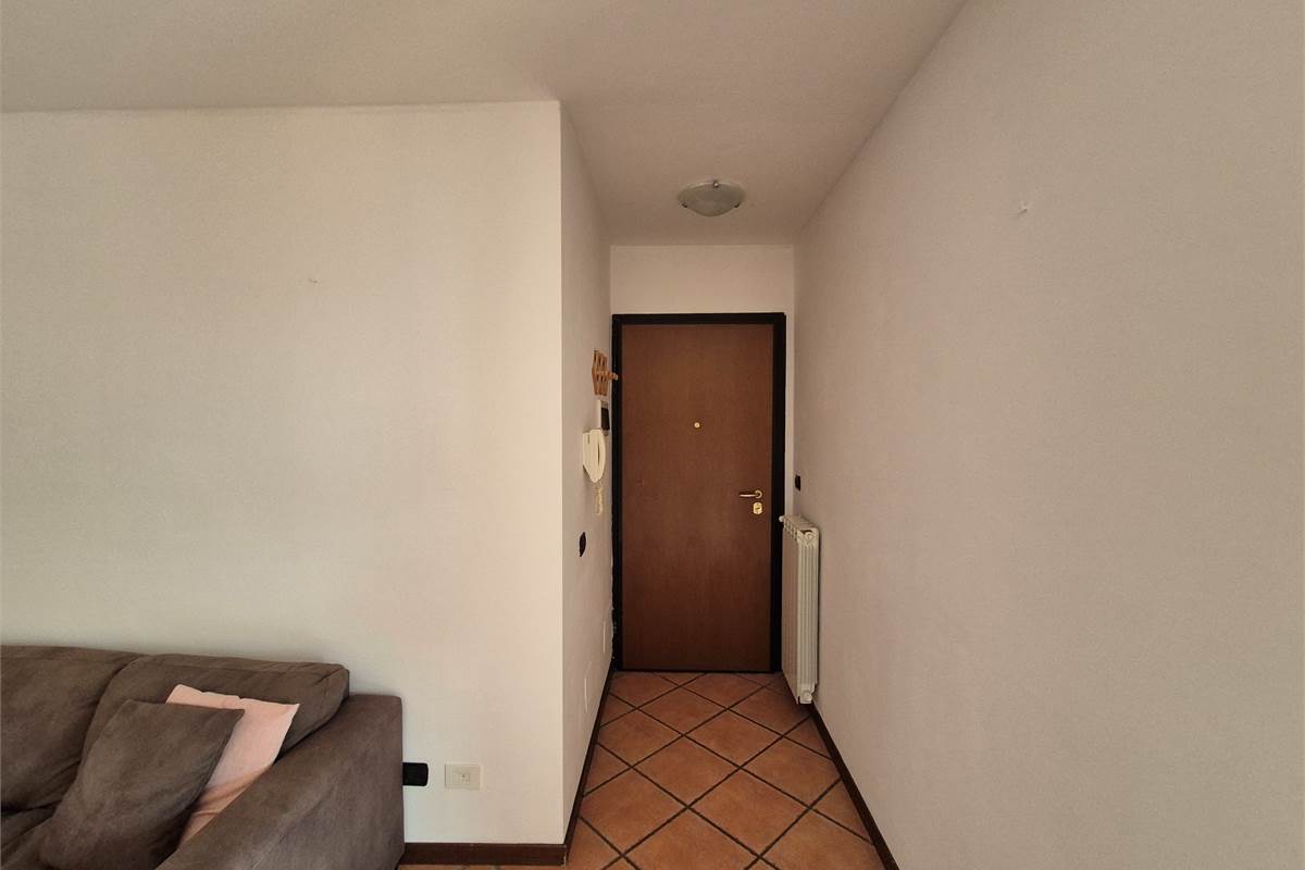 Monolocale con cantina a Lomazzo