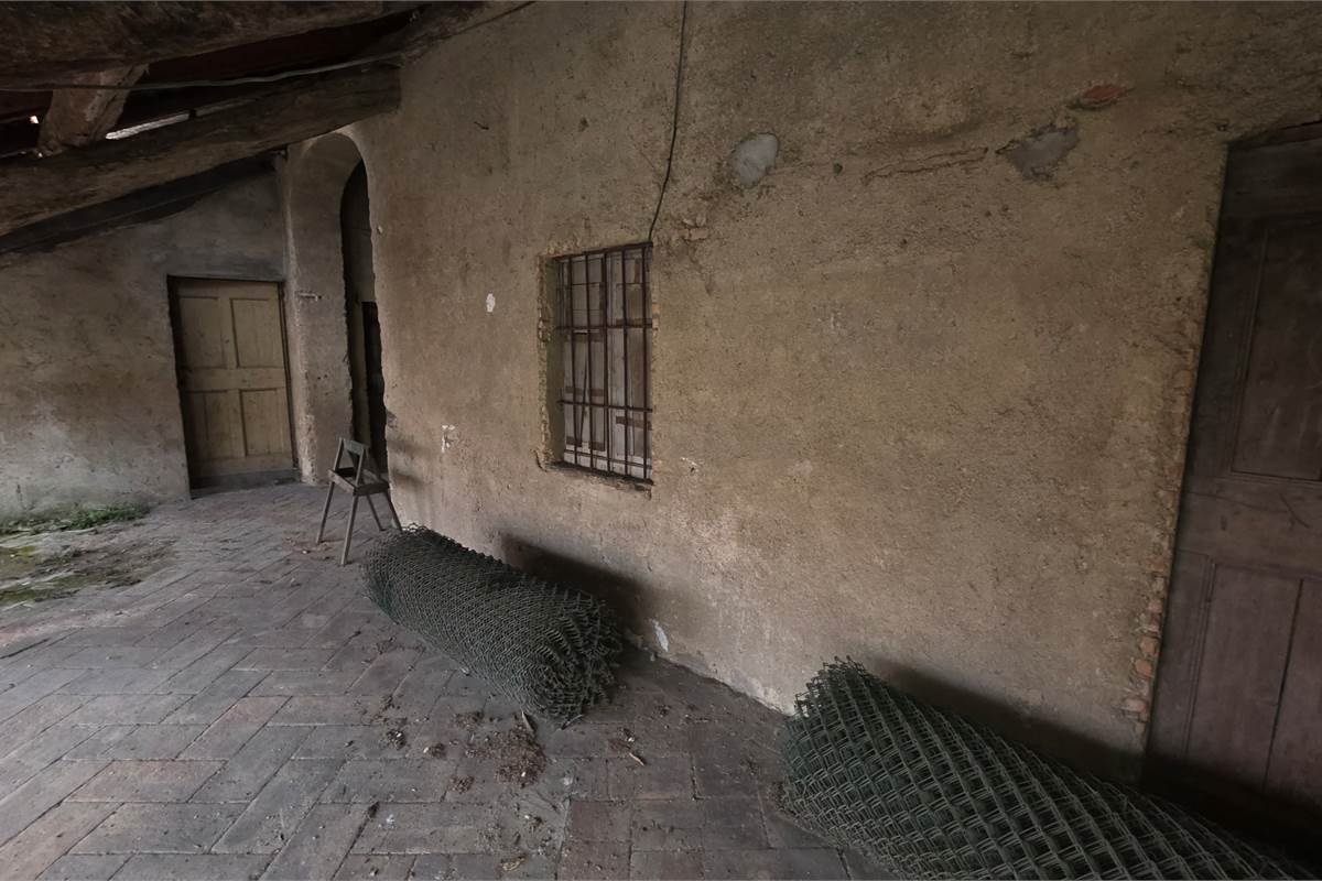 Rustico su tre livelli a Cirimido 