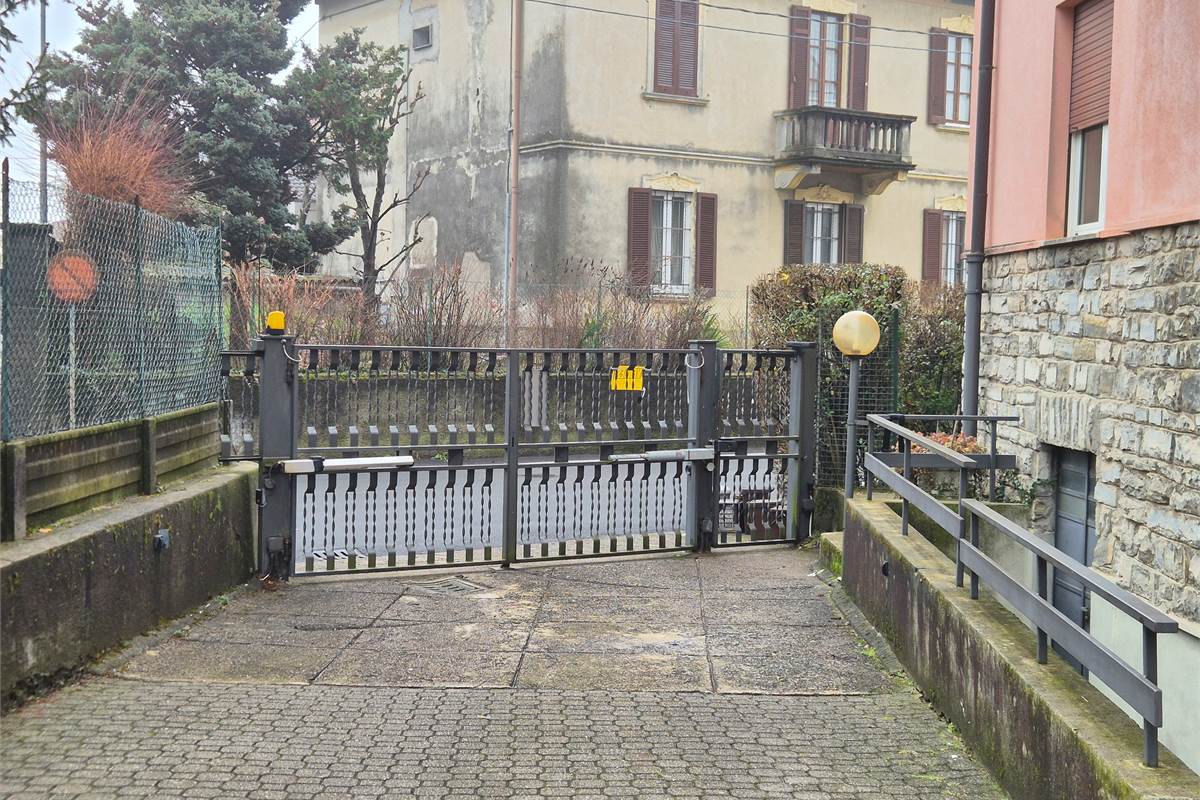 Trilocale in vendita con cantina a Lurate Caccivio