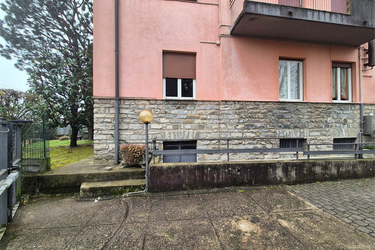 Trilocale in vendita con cantina a Lurate Caccivio