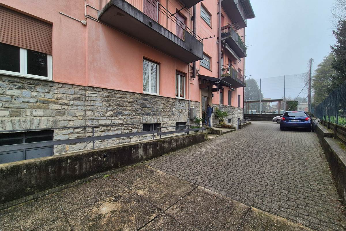 Trilocale in vendita con cantina a Lurate Caccivio