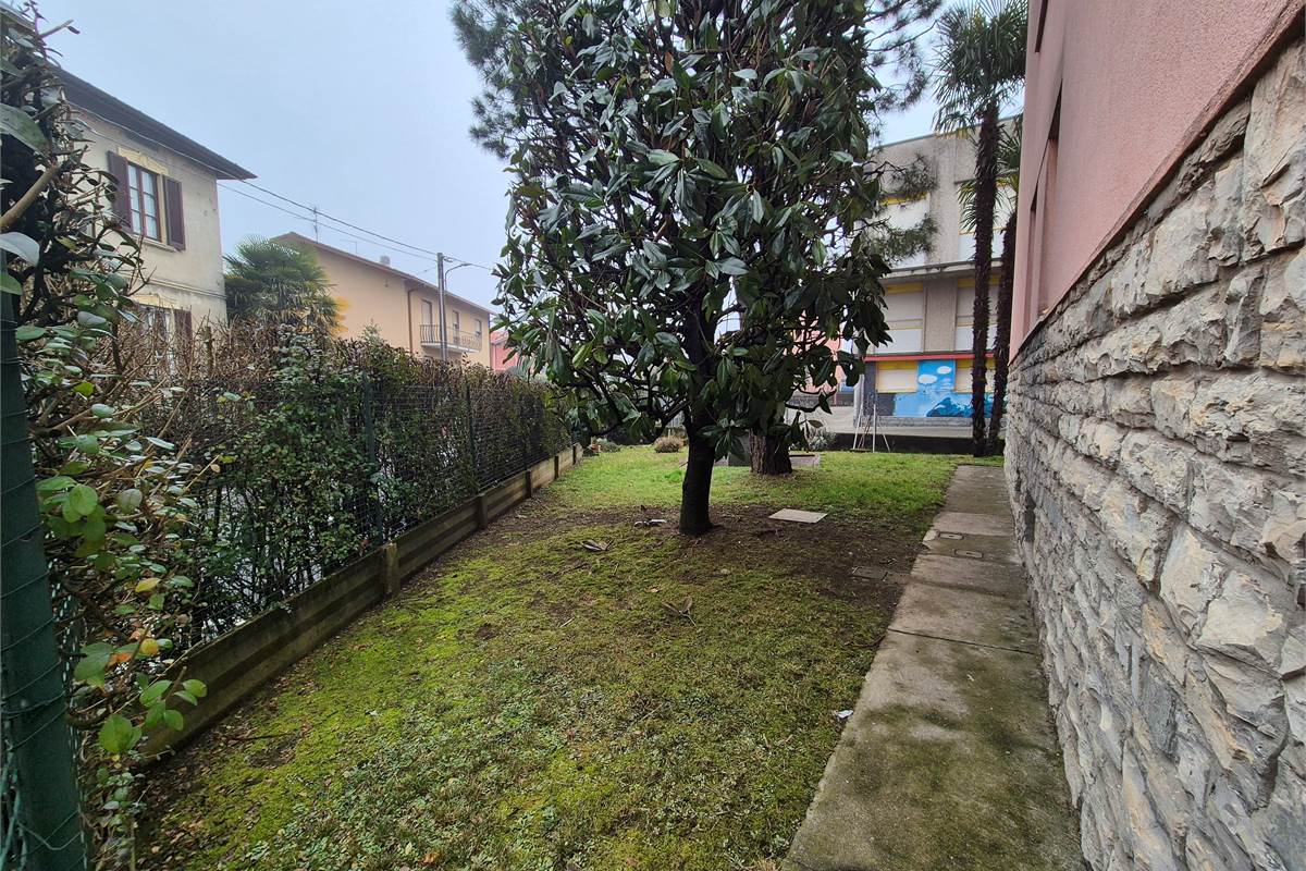 Trilocale in vendita con cantina a Lurate Caccivio