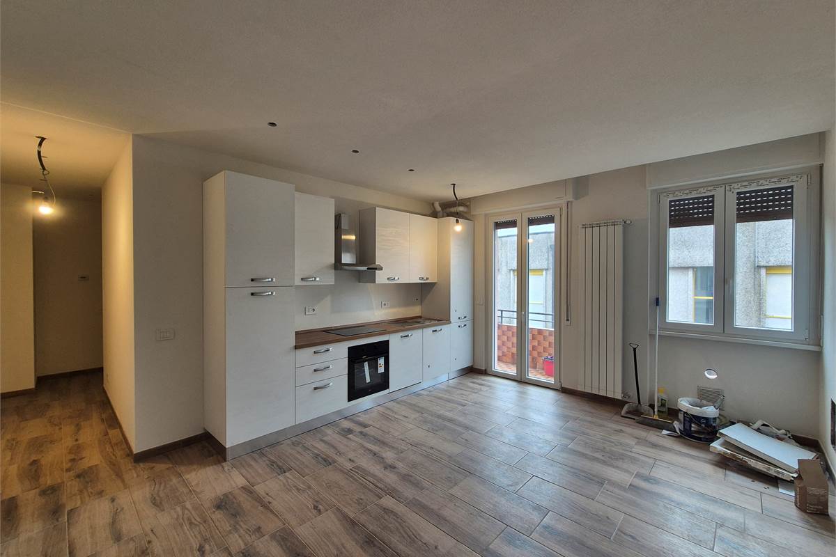 Trilocale in vendita con cantina a Lurate Caccivio