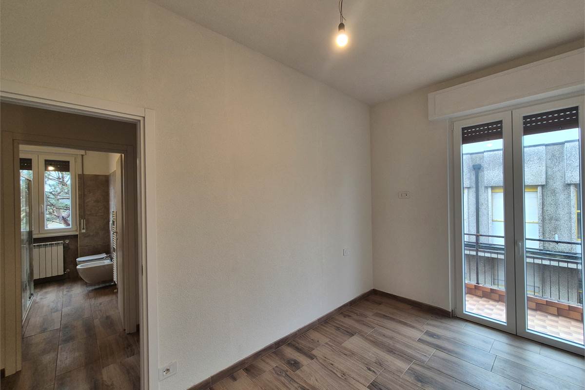 Trilocale in vendita con cantina a Lurate Caccivio