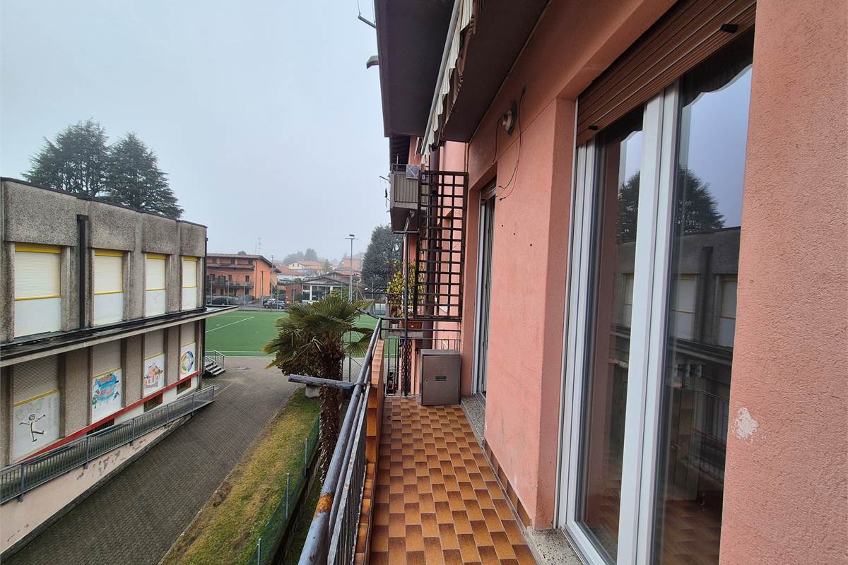 Trilocale in vendita con cantina a Lurate Caccivio