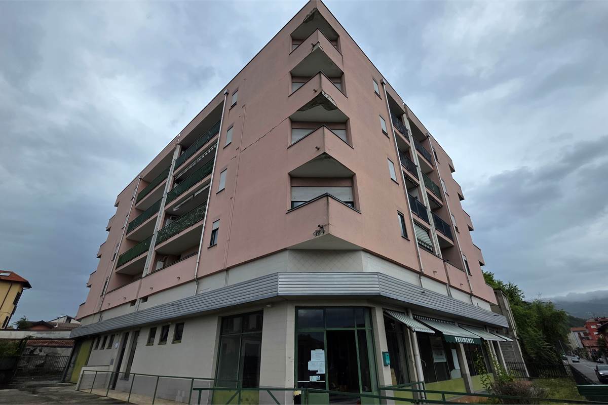 Ottimo bilocale con box a Camerlata 