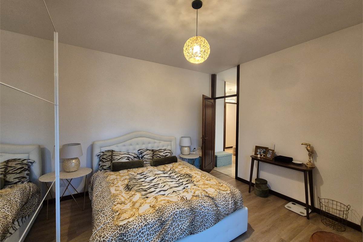 Trilocale a Lipomo con autorimessa e cantina