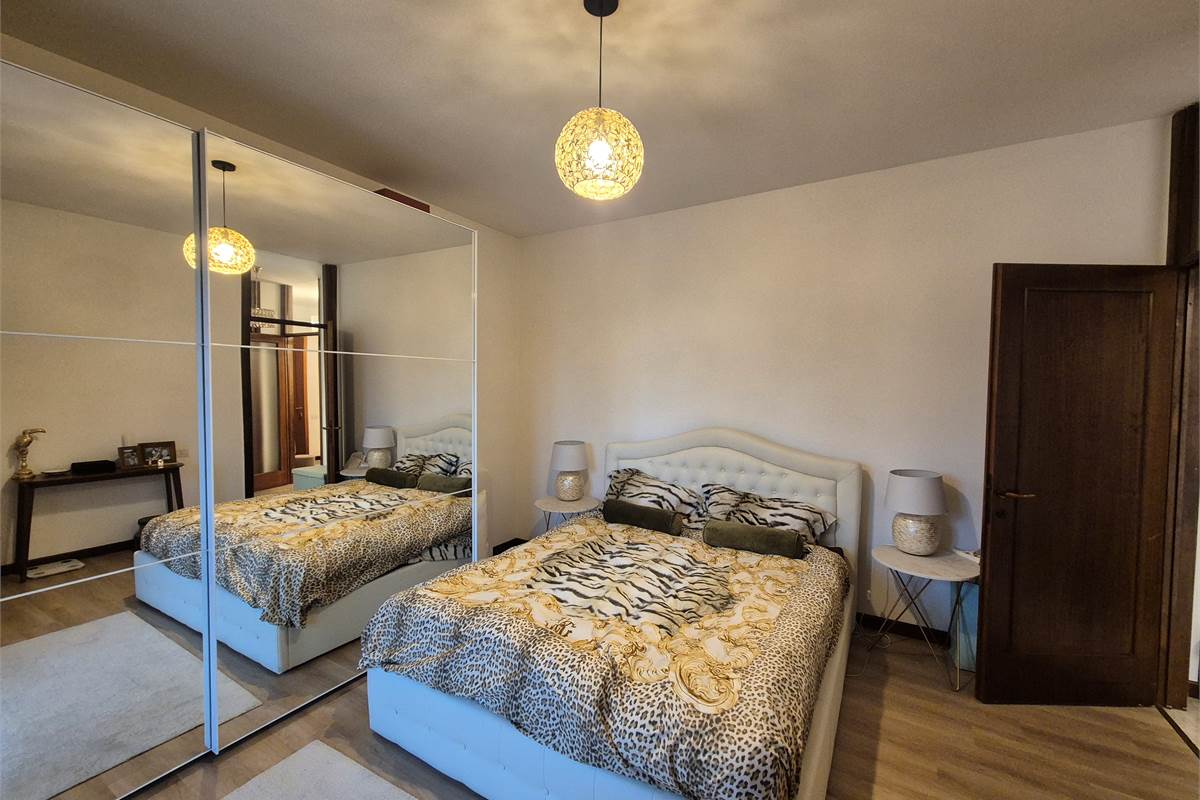 Trilocale a Lipomo con autorimessa e cantina