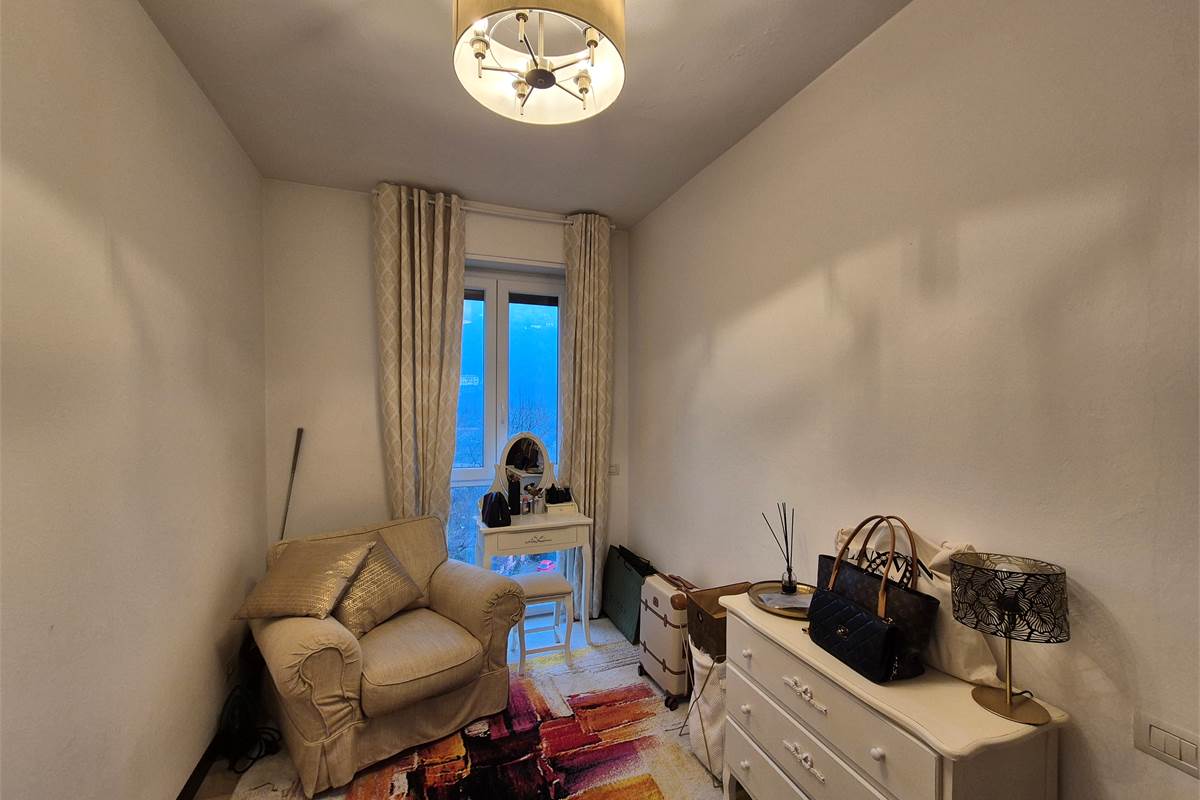 Trilocale a Lipomo con autorimessa e cantina