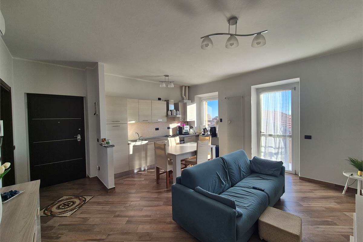 Bilocale con autorimessa in vendita a Cirimido