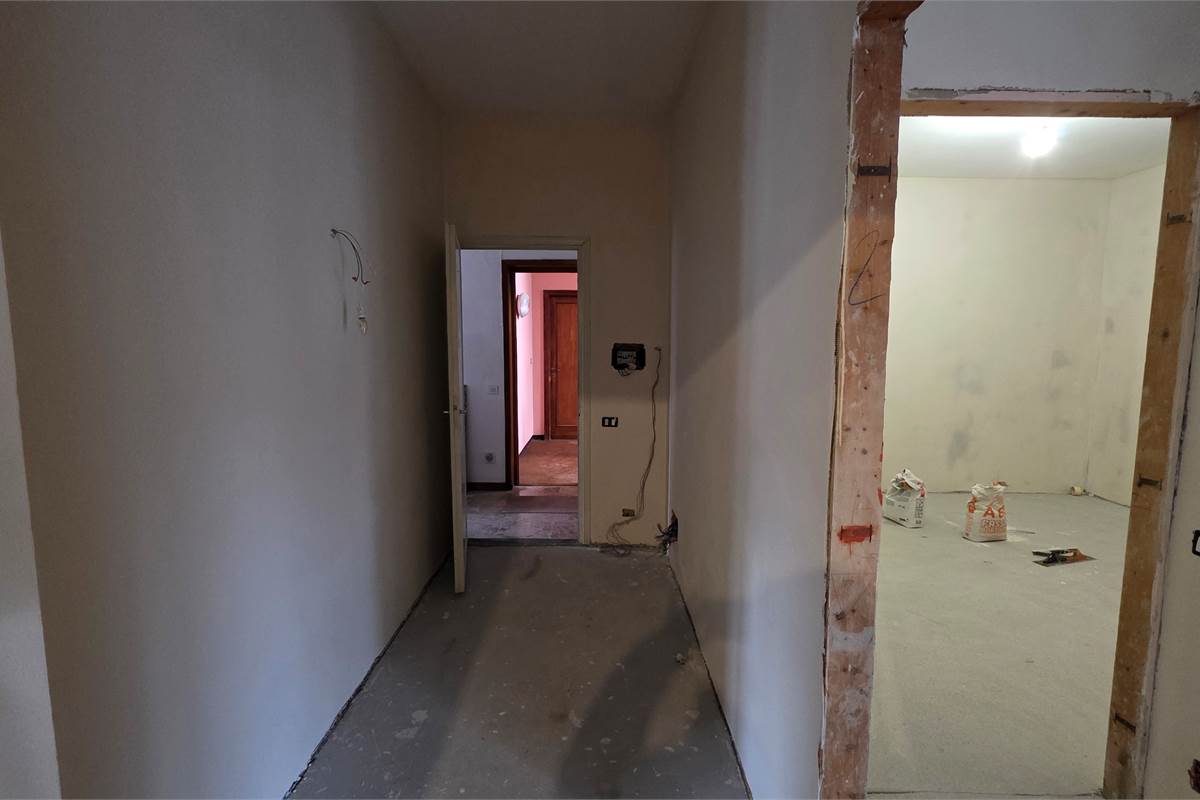 Porzione di casa a Carugo con due appartamenti 