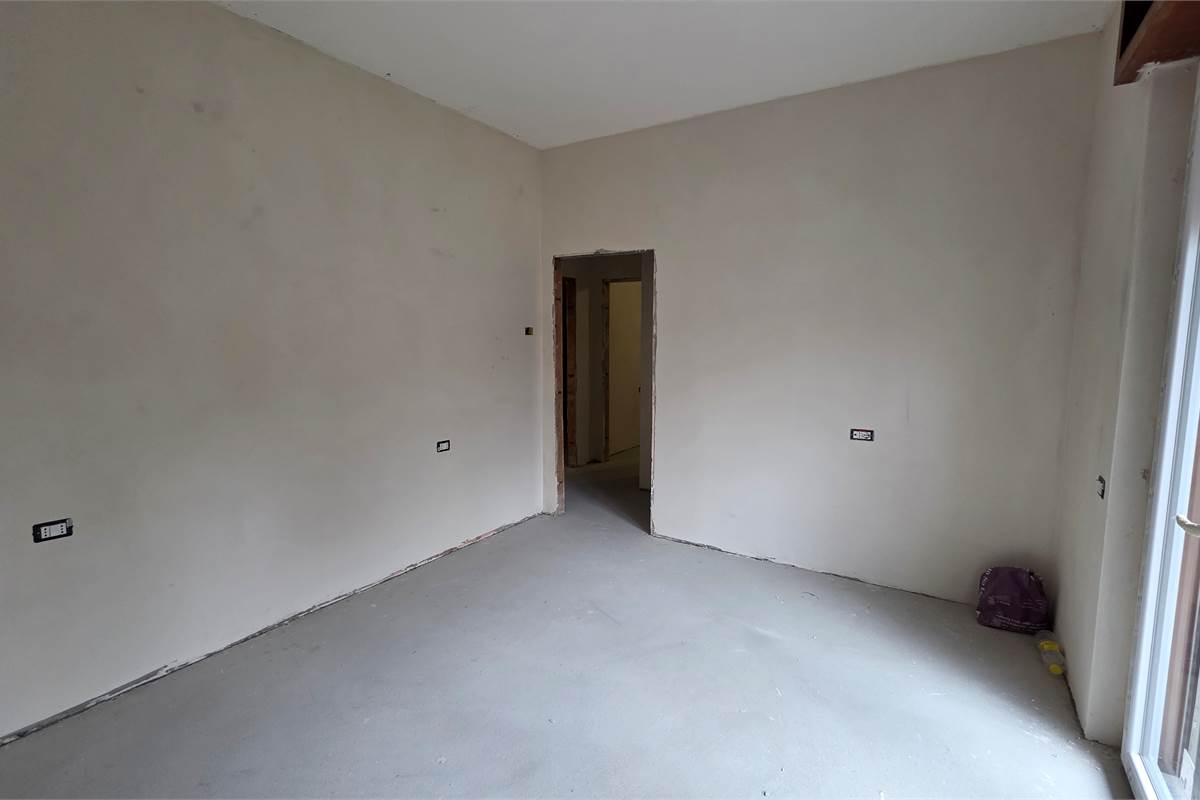 Porzione di casa a Carugo con due appartamenti 