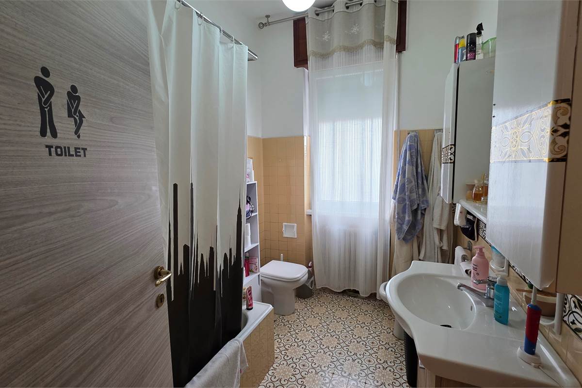 Porzione di casa a Carugo con due appartamenti 