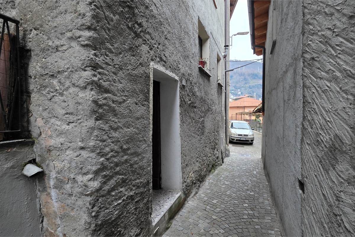 Porzione di casa a Dongo! 