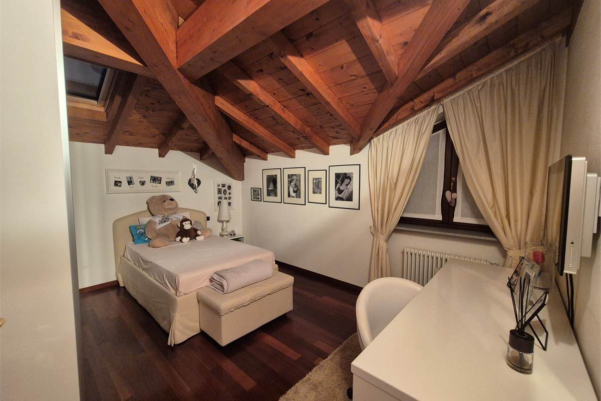 Spettacolare villa singola con giardino privato