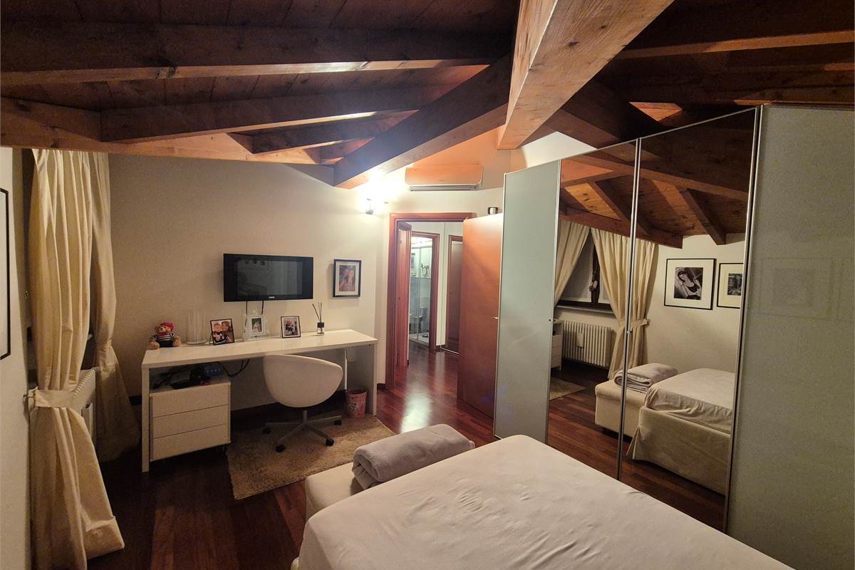 Spettacolare villa singola con giardino privato