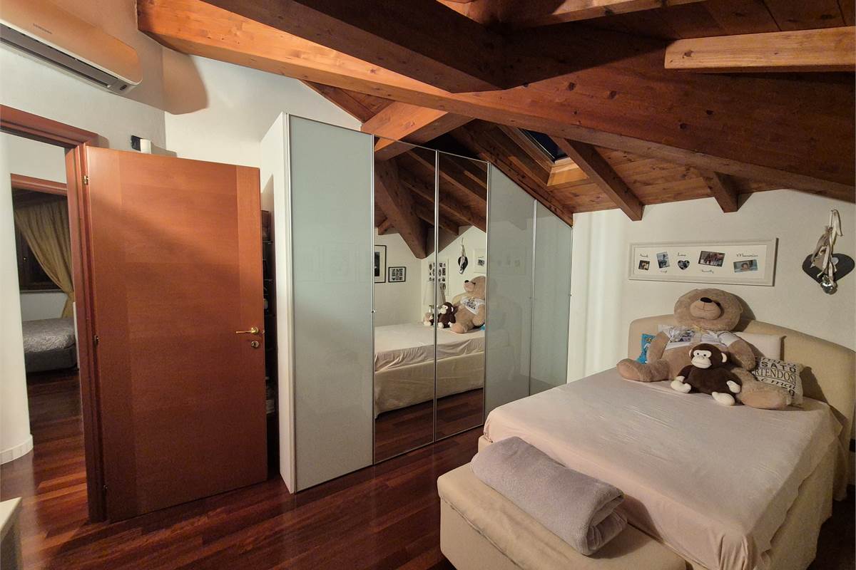 Spettacolare villa singola con giardino privato