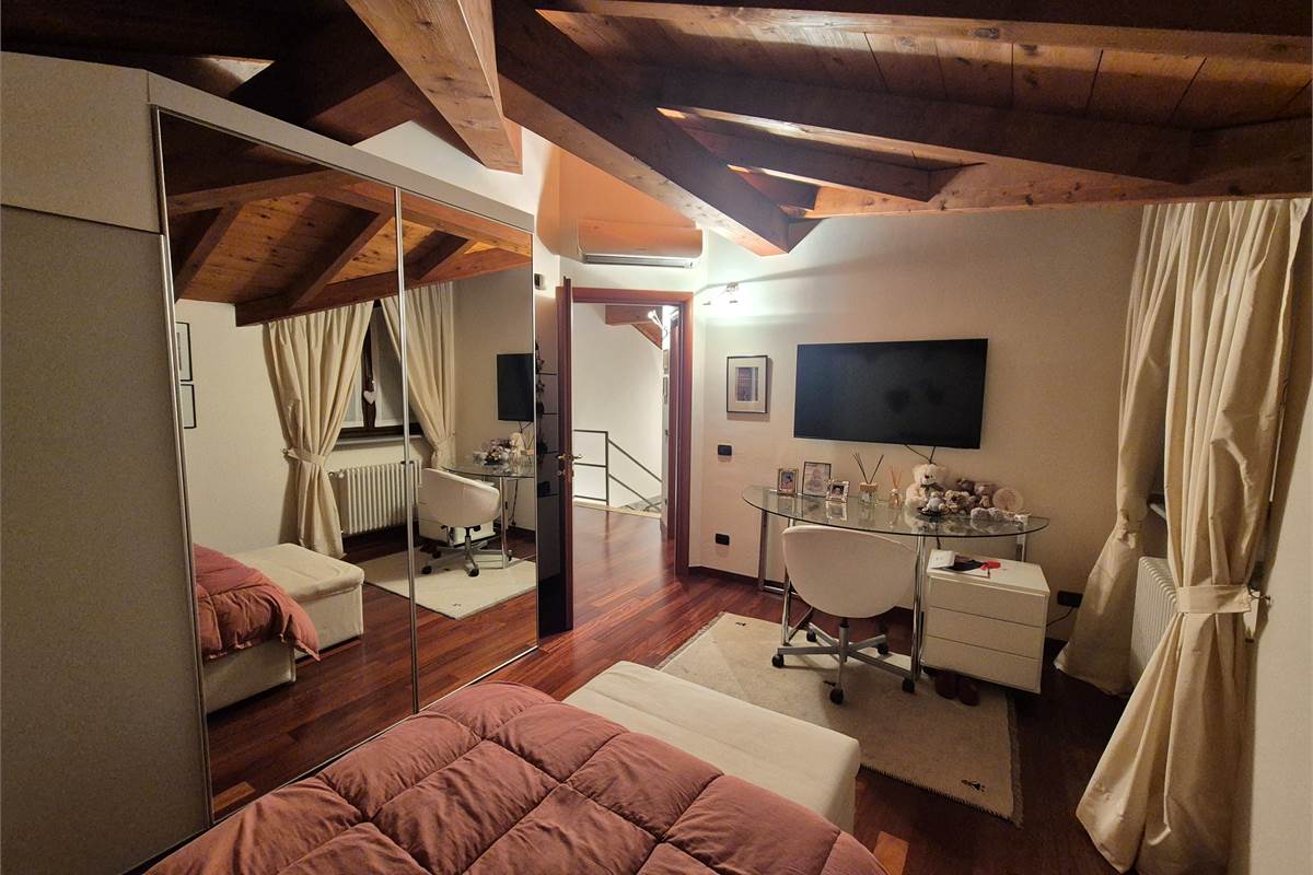 Spettacolare villa singola con giardino privato