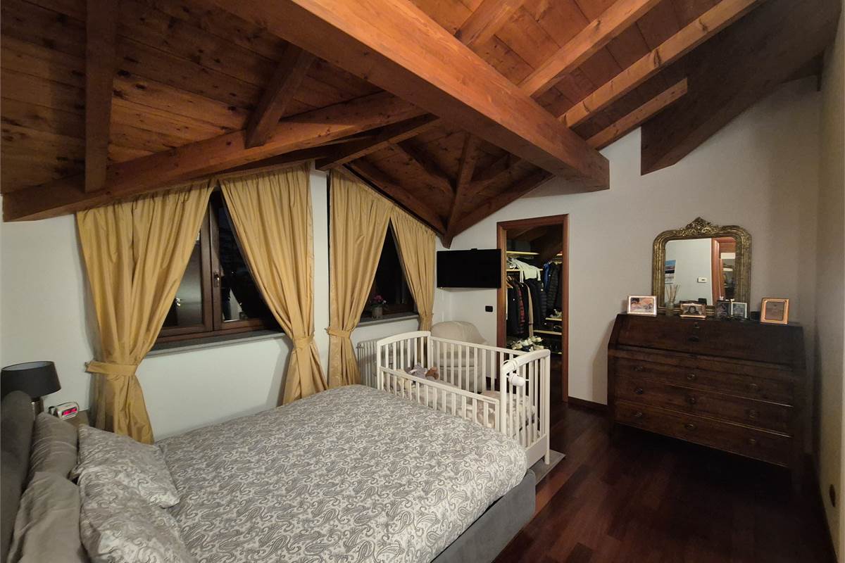 Spettacolare villa singola con giardino privato