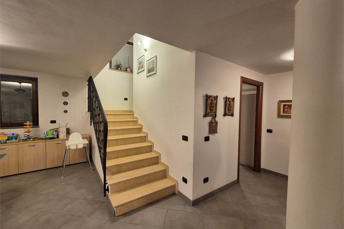 Spettacolare villa singola con giardino privato