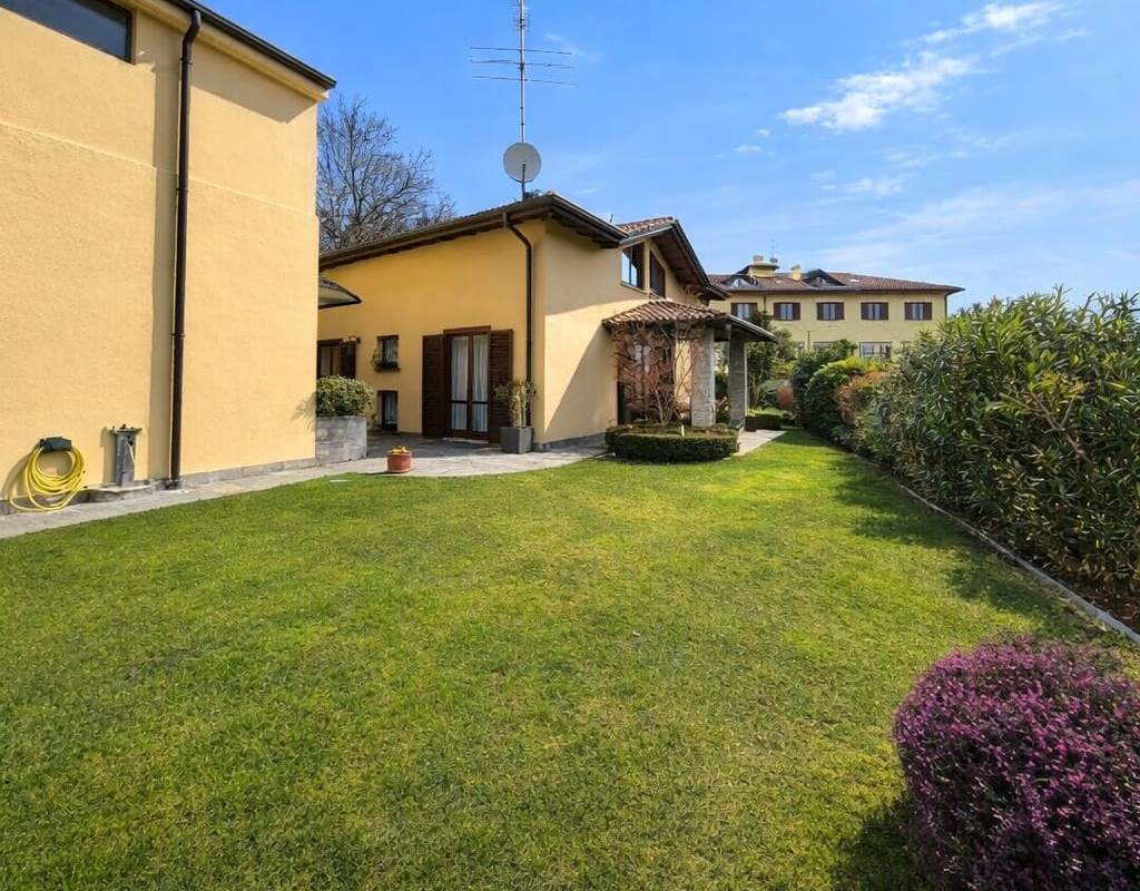 Spettacolare villa singola con giardino privato