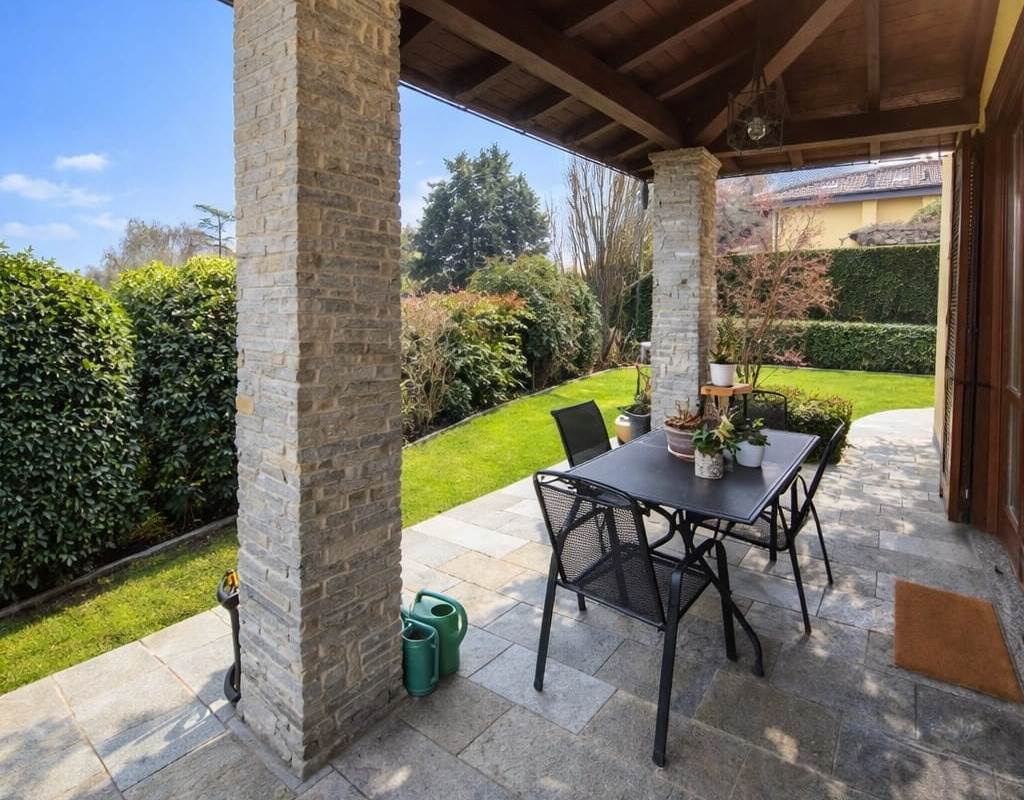 Spettacolare villa singola con giardino privato