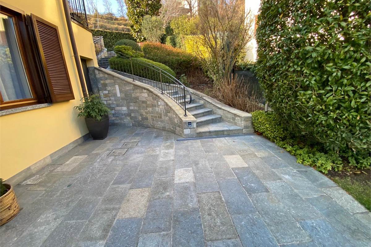 Spettacolare villa singola con giardino privato