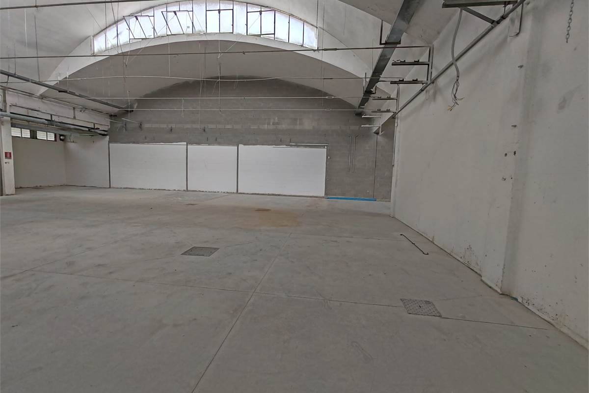 Lotto di capannone a Rovellasca (U7)