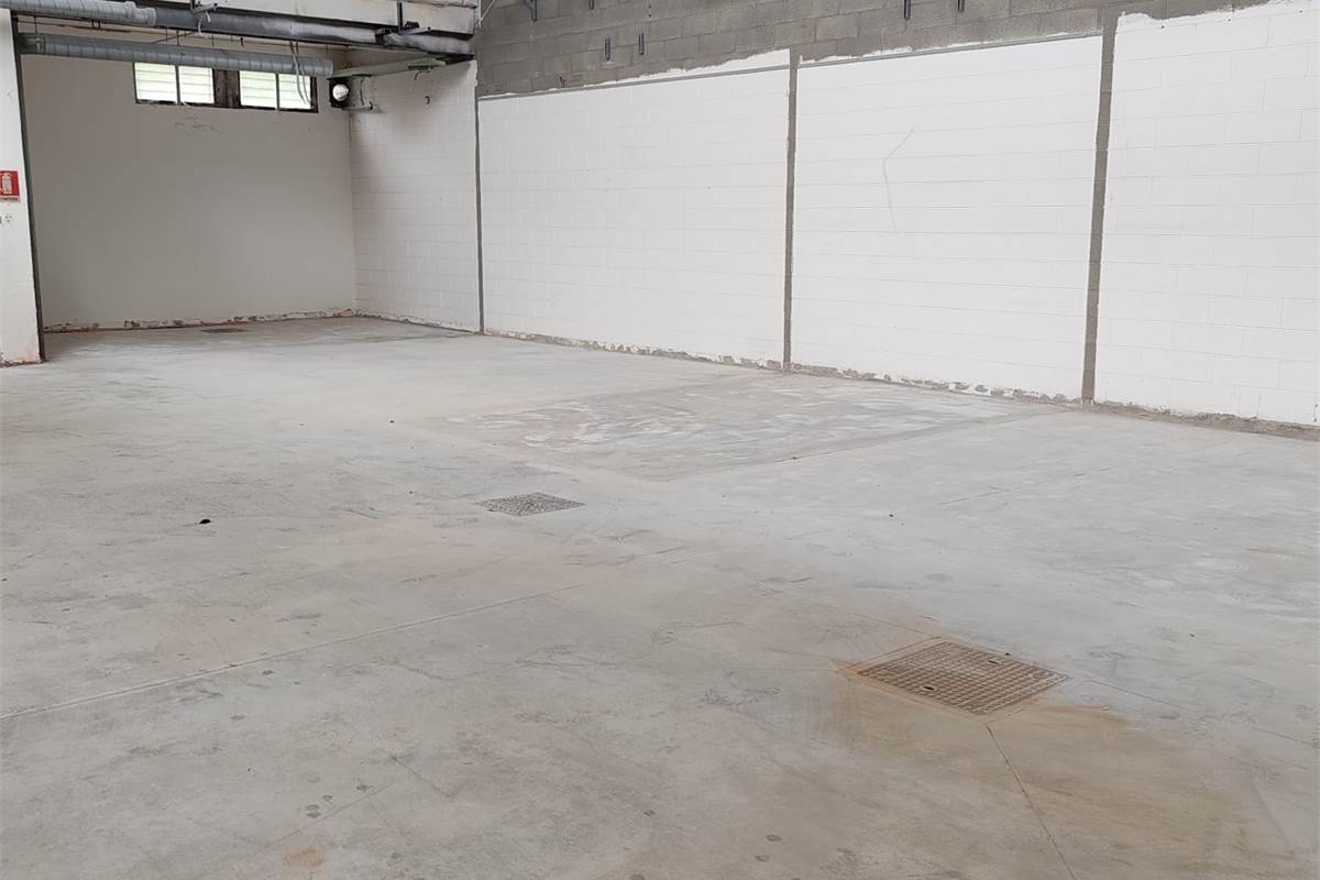 Lotto di capannone a Rovellasca (U7)