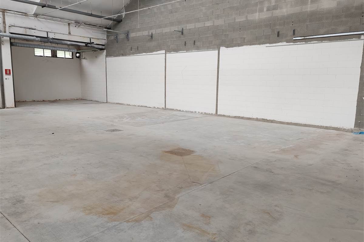 Lotto di capannone a Rovellasca (U7)