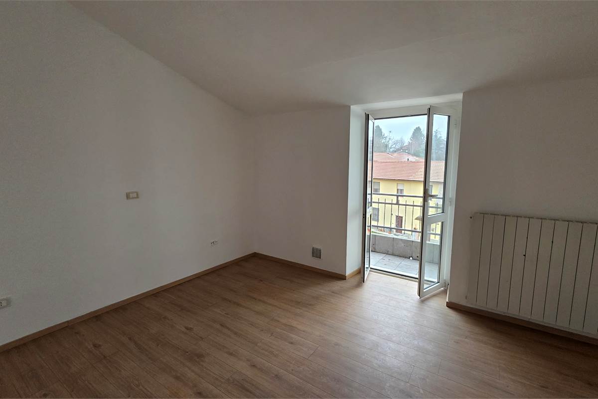 Trilocale RISTRUTTURATO A Caronno Varesino 