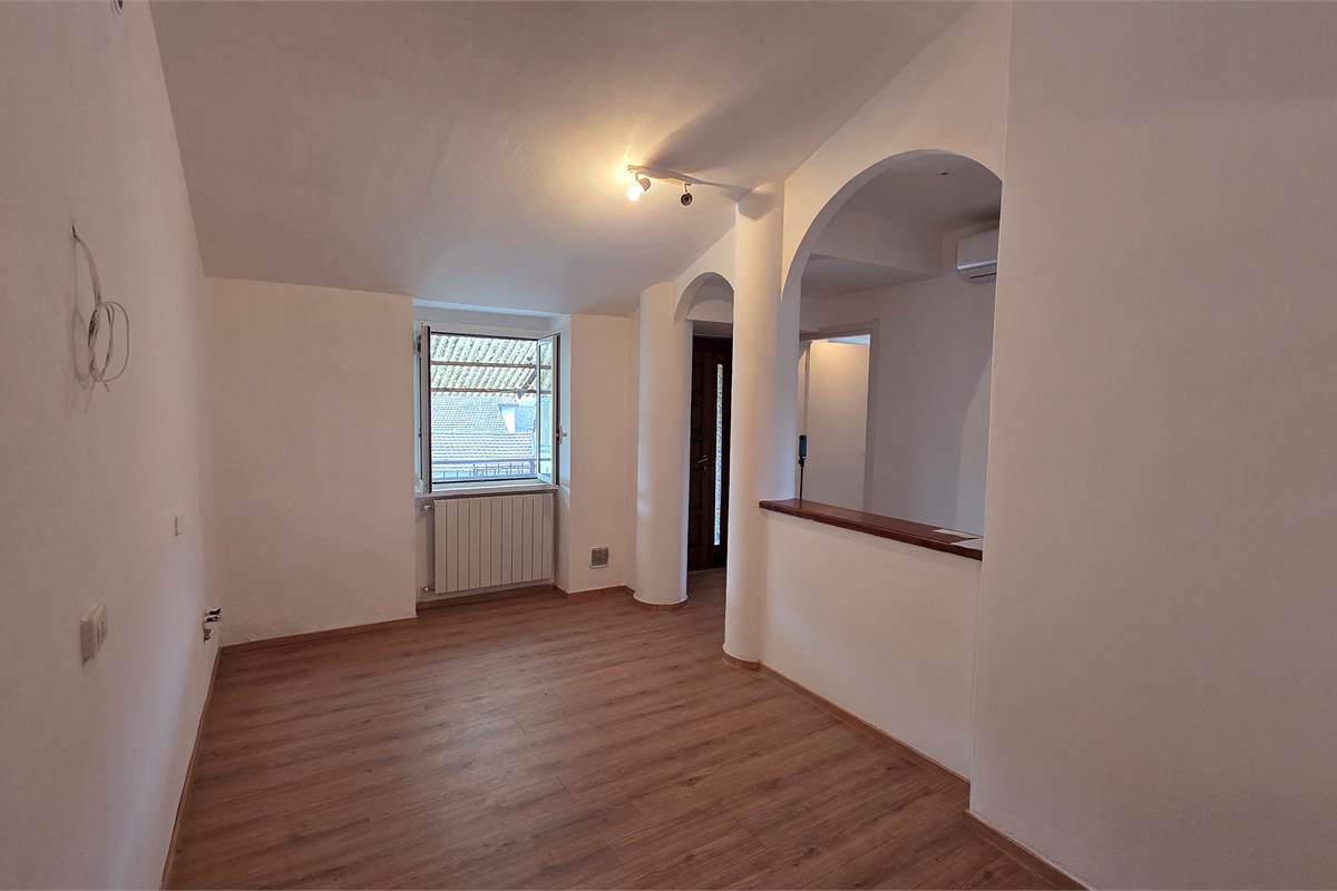 Trilocale RISTRUTTURATO A Caronno Varesino 