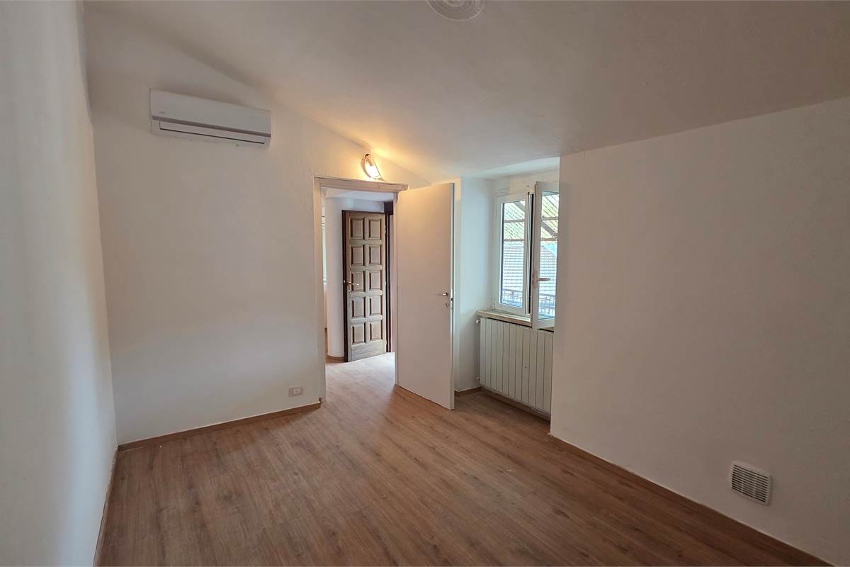 Trilocale RISTRUTTURATO A Caronno Varesino 