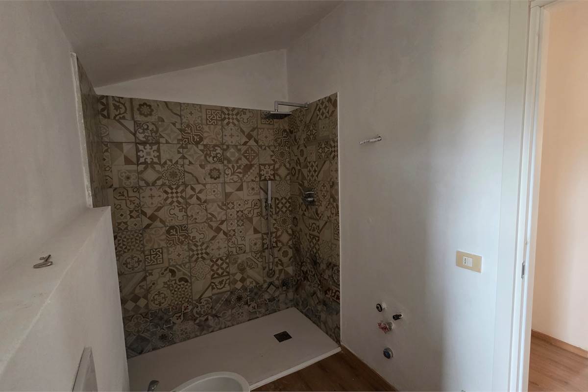 Trilocale RISTRUTTURATO A Caronno Varesino 