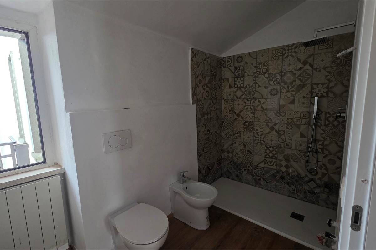 Trilocale RISTRUTTURATO A Caronno Varesino 