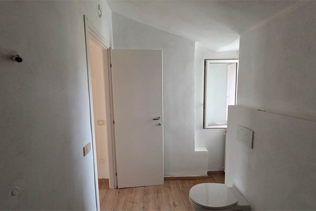 Trilocale RISTRUTTURATO A Caronno Varesino 