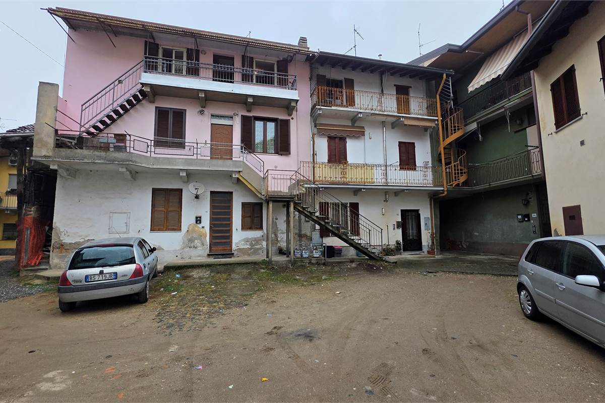 Trilocale RISTRUTTURATO A Caronno Varesino 