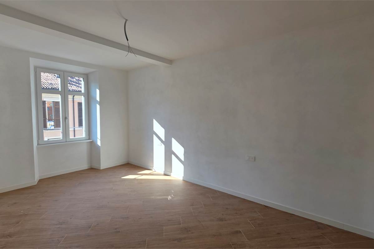 Trilocale in affitto a Como