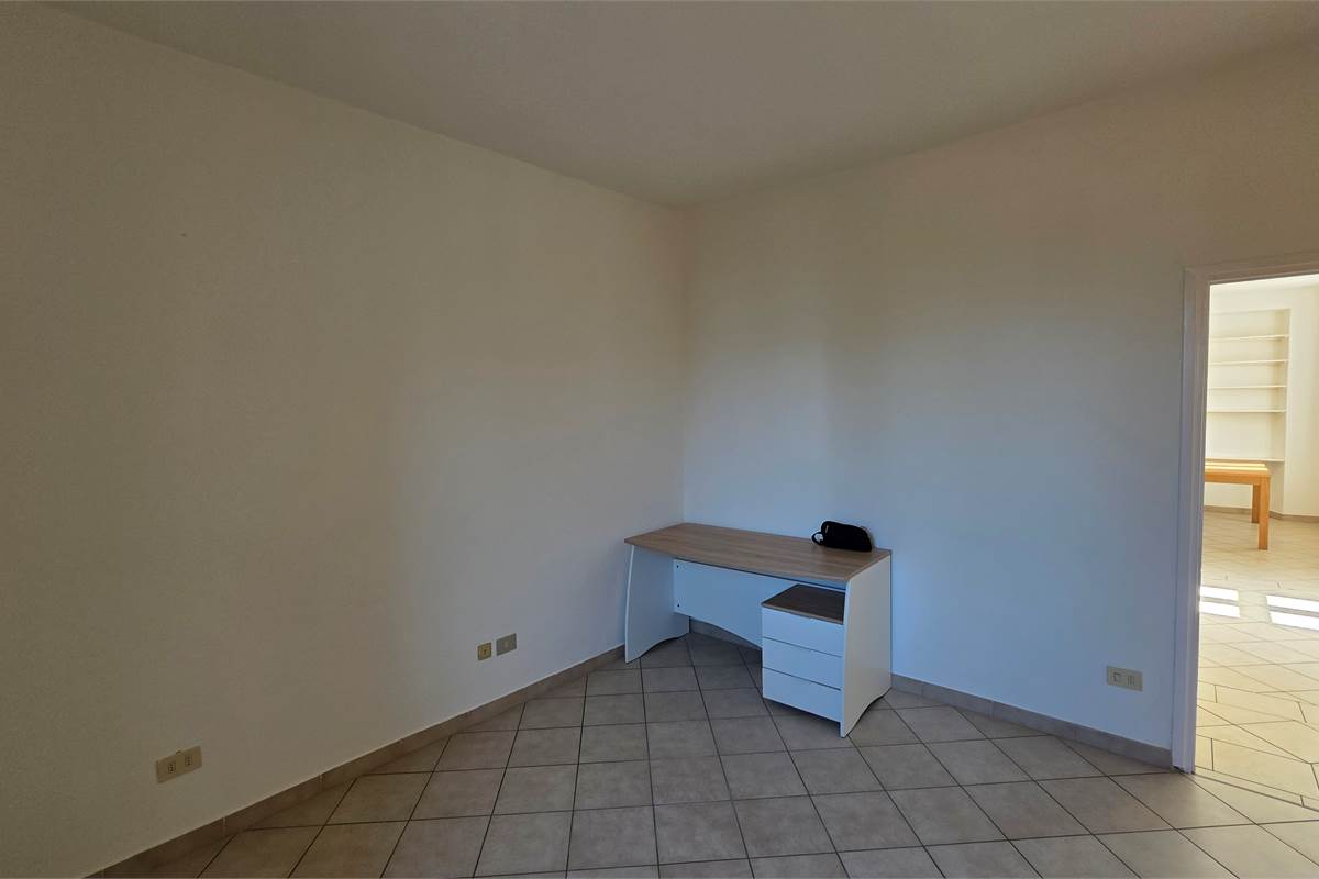 Trilocale con giardino e posto auto a Tremezzina 