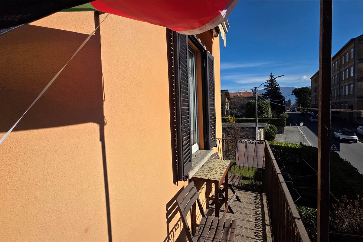 Trilocale con giardino e posto auto a Tremezzina 